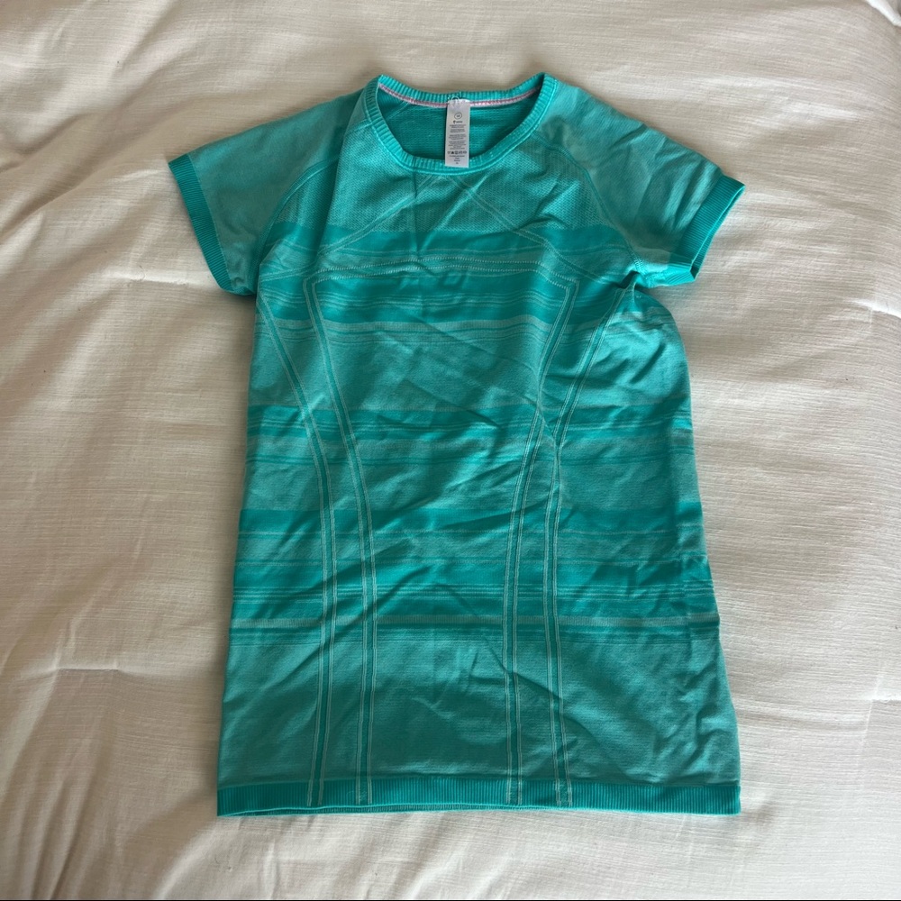 Ivivva short sleeve athletic top